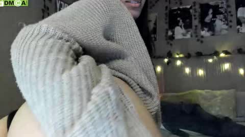 Snapshot of anisa_sweet chatting on September 15, 8:49 am Anisa Moan from LovenseWet from Tip MenuOpen for Private online show from September 15, 8:49 am