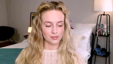 Anita online show from October 9, 1:05 pm