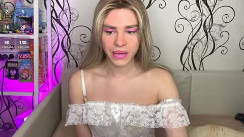 anjalin_sososok online show from April 11, 4:17 am