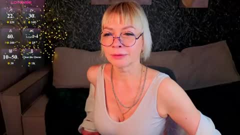 ann_annise online show from July 11, 1:10 am