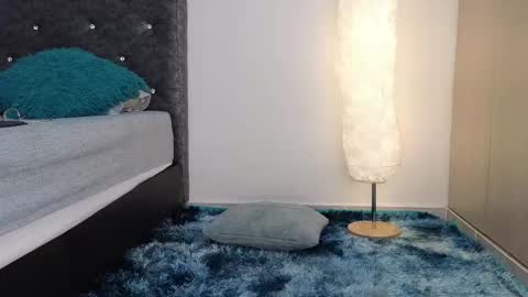 Anna online show from February 24, 6:04 pm