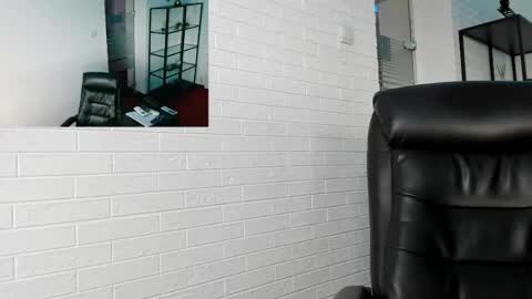 anna_nobel online show from May 17, 6:00 am
