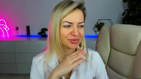 anna_snow9 online show from October 30, 7:09 am