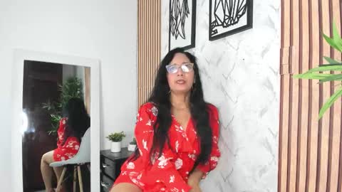 Snapshot of annaarela chatting on October 1, 11:31 am Annaarela online show from October 1, 11:31 am