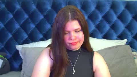 AnnaBanksy online show from May 17, 4:22 am