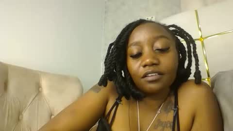 Snapshot of annabel038 chatting on September 27, 12:30 am Annabel online show from September 27, 12:30 am