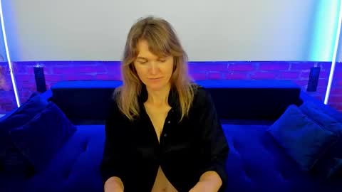 Snapshot of annabel_xxx chatting on October 12, 6:06 am Annabel online show from October 12, 6:06 am
