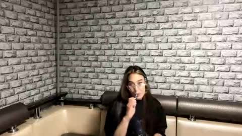 Sarah online show from October 1, 6:29 pm