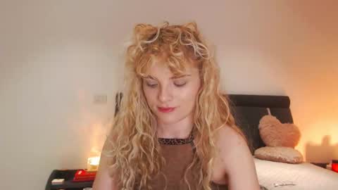 annaevv online show from February 27, 4:38 am