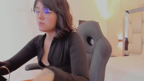 Annara Lein online show from December 4, 5:18 am