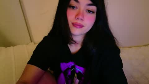 Snapshot of annatigarr chatting on October 26, 3:18 am meow online show from October 26, 3:18 am