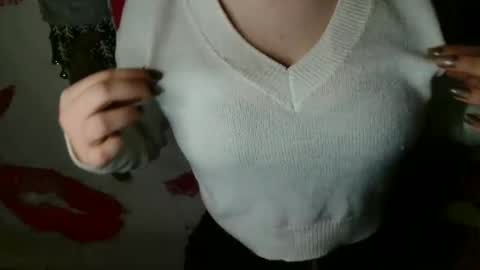 Bella online show from November 12, 6:32 pm