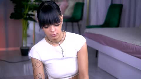 Anne online show from December 23, 8:53 am