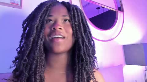 Snapshot of anneth__m chatting on March 8, 10:45 pm Anneth online show from March 8, 10:45 pm