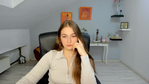 annewilsonn online show from November 10, 12:52 pm