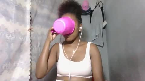 annick98 online show from March 15, 9:24 am