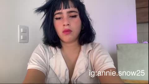 JEANNE no olvides seguirme dont forget follow me  uu online show from March 5, 6:12 pm