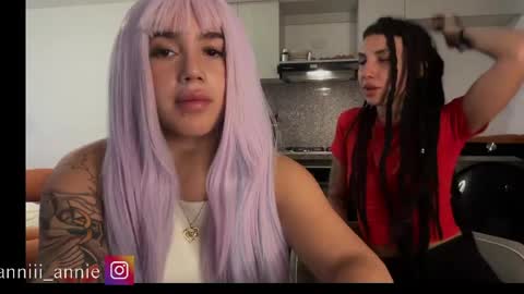 JEANNE no olvides seguirme dont forget follow me  uu online show from May 4, 11:00 pm