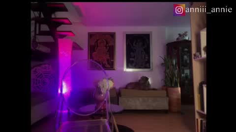 JEANNE no olvides seguirme dont forget follow me  uu online show from September 29, 10:09 pm