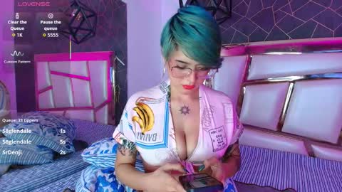 Snapshot of annie_swan chatting on October 1, 1:54 pm Annie online show from October 1, 1:54 pm