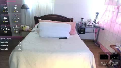 LAURA - A n n i e  S w a n online show from December 11, 3:58 pm