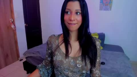 Snapshot of annieblu3 chatting on February 5, 11:39 pm AnnieBlu3 online show from February 5, 11:39 pm