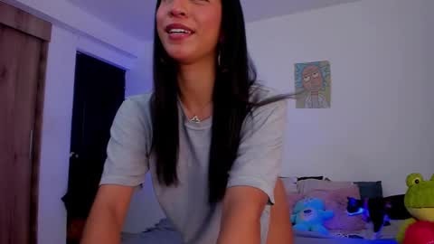 Snapshot of annieblu3 chatting on December 7, 12:25 am AnnieBlu3 online show from December 7, 12:25 am