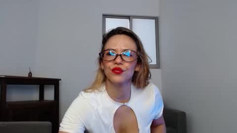 Annie online show from April 1, 4:37 pm