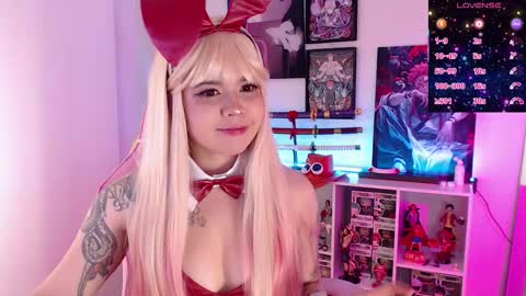 Snapshot of anniehikarii chatting on October 23, 8:21 pm Annie online show from October 23, 8:21 pm