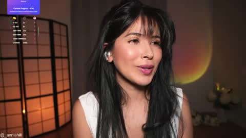 anniehillofficial_ online show from May 10, 7:20 pm