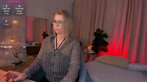 Annie online show from April 6, 6:58 am