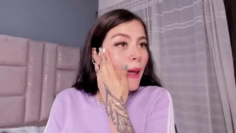 Annie online show from November 9, 7:16 pm