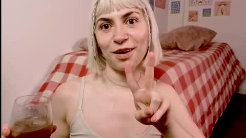 annietinky online show from November 16, 2:13 am