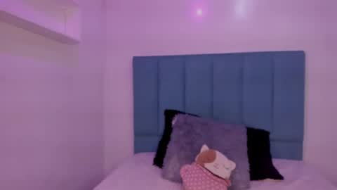 Snapshot of anniie_evans1 chatting on October 6, 2:24 pm Annie Evans online show from October 6, 2:24 pm