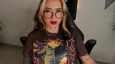 Annika online show from February 3, 1:37 pm