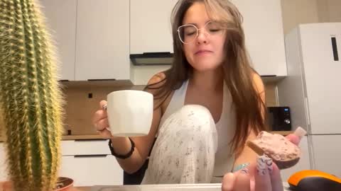 Leila Bruno online show from September 11, 6:31 pm