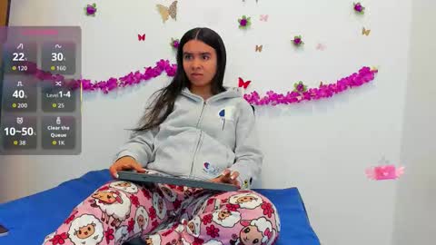 annie online show from January 17, 7:40 am