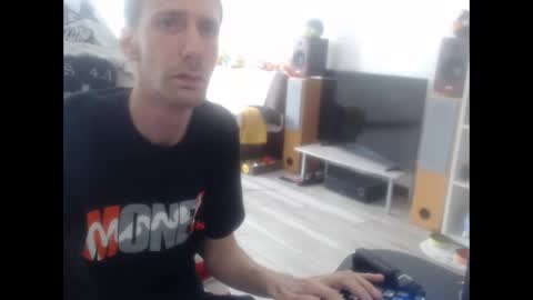 LoyalDog online show from April 30, 3:28 pm