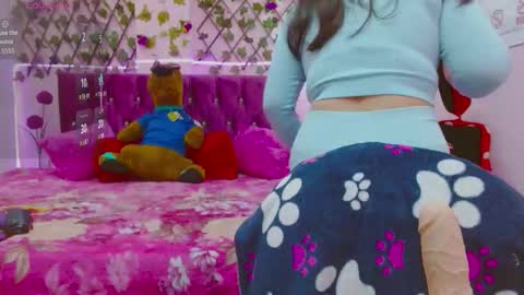 Snapshot of anny___cute chatting on September 19, 12:09 pm anny___cute online show from September 19, 12:09 pm