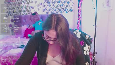 Snapshot of anny___cute chatting on October 3, 12:24 pm anny___cute online show from October 3, 12:24 pm