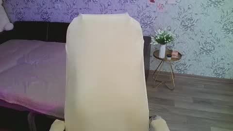 Annie online show from February 27, 1:08 am