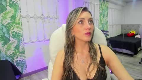 Anny online show from November 20, 12:26 pm