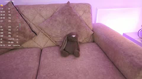 Ana online show from March 28, 1:23 pm