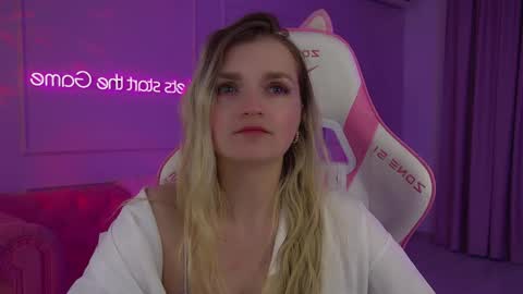 annyraii online show from March 2, 7:15 am