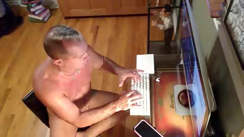 anoaklawnguy online show from June 8, 3:13 pm