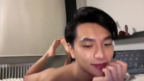 asiantwinkboy online show from December 17, 2:23 am