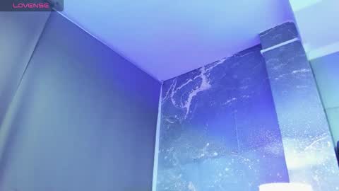 anthonelaDuque online show from January 7, 11:48 am