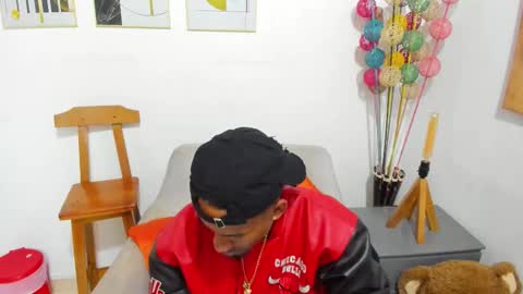       online show from March 25, 1:12 am