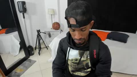 Snapshot of anthoy_wayans chatting on October 5, 11:56 pm online show from October 5, 11:56 pm