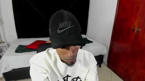 Snapshot of anthoy_wayans chatting on October 18, 12:26 am online show from October 18, 12:26 am